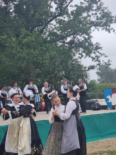 ae8e1228-c6e9-4a9f-b400-cddc3665f31d